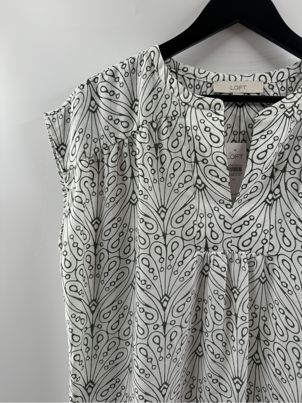 LOFT NWT White & Green Printed Short Sleeve Blouse – Women's Medium - Picture 2 of 8